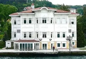 Faruk Yalçın'ın Boğaz'daki ünlü yalısı satışa çıktı! Fiyatı dudak uçuklattı