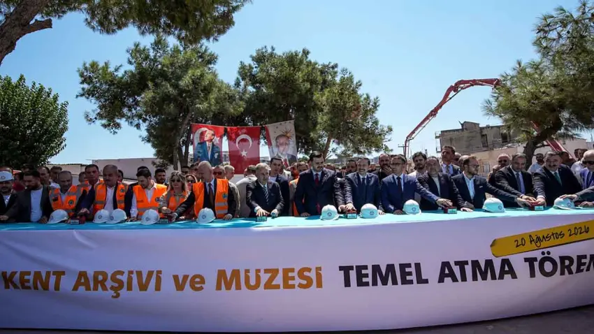 İnan’dan Menemen’de hizmet ve İsrail mesajı haberinin görseli