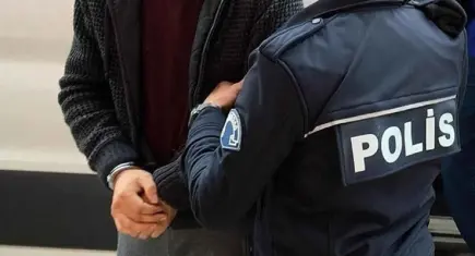 İzmir'de Belediye Başkanı'nın aracına silahlı saldırı