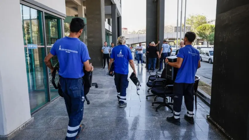 İzmir Otogarı’nda belediyenin alacak tahsilatı sürüyor haberinin görseli