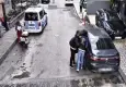 Pencereden uyuşturucu satan şüpheli yakalandı: Müşterisi serbest, satıcı tutuklandı