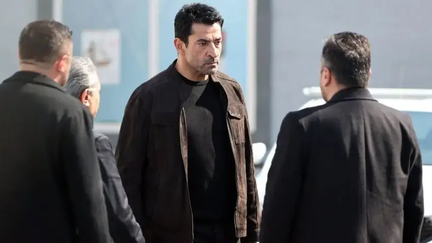 Afra Saraçoğlu'nun yerine geliyor! Kenan İmirzalıoğlu'nun A.B.İ.'deki yeni partneri belli oldu haberinin görseli