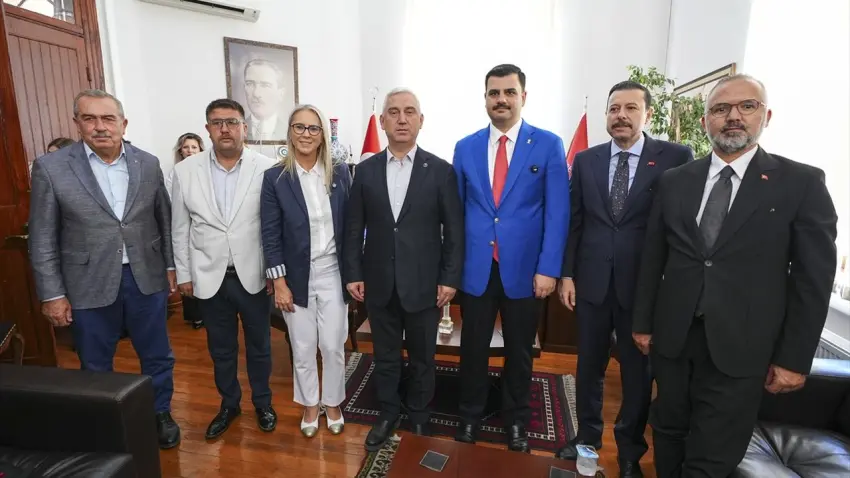 AK Parti'li İnan Bergama’da: Rakip olabiliriz ama düşman değiliz haberinin görseli