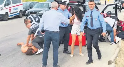 Arnavutluk tatili kabusa dönüştü: Türk turist bagajdaki katil yüzünden tutuklandı