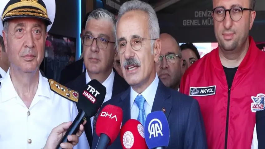 Bakan Uraloğlu TEKNOFEST Mavi Vatan'da: Gücümüzü dosta düşmana gösterdik haberinin görseli