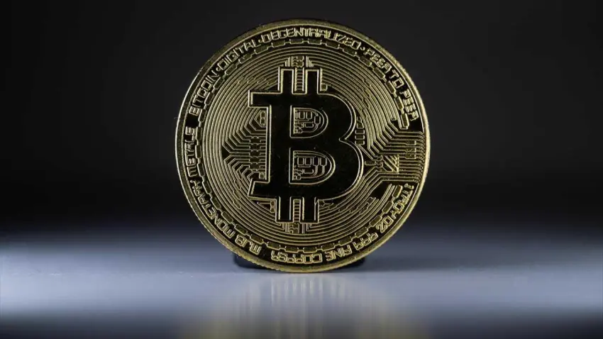 Bitcoin 3 ayın zirvesini gördü haberinin görseli