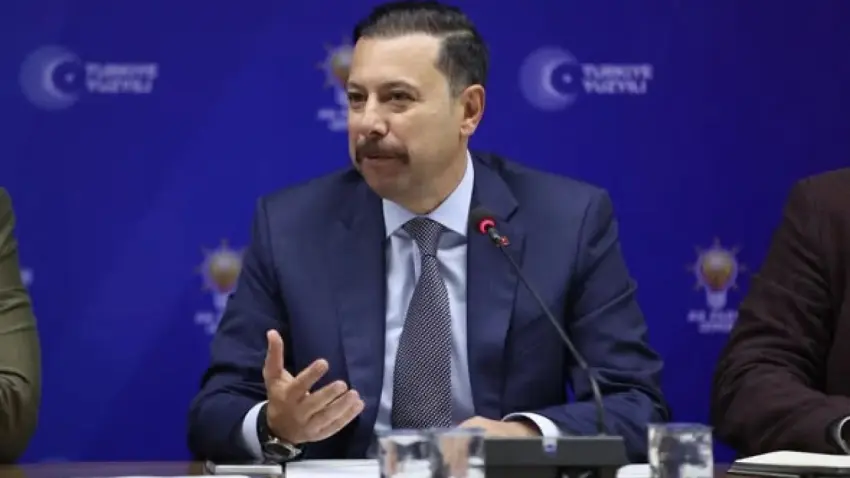 Kaya’dan Büyükşehir’e çukur tepkisi: Asfalt hedefini de çukurlara mı düşürdünüz? haberinin görseli