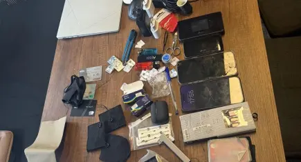 İzmir’de hayrete düşüren olay: Öğretmenin çantasından çıkanlar şaşırttı