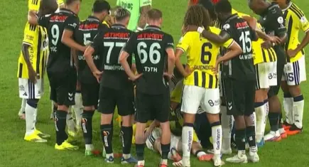 Kerem Aktürkoğlu korkuttu! Maçta kafasına darbe alan futbolcu hastaneye kaldırıldı