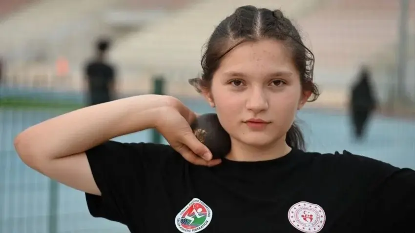 Teneffüste koşarken keşfedildi, atletizmde 2 yıl üst üste Türkiye Şampiyonu oldu haberinin görseli