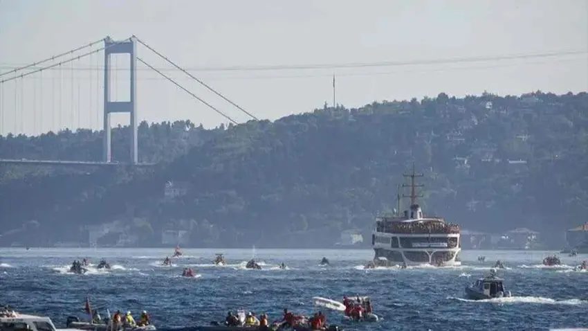 Asya'dan Avrupa'ya İstanbul Boğaz’ında 6 buçuk kilometrelik mücadele başladı haberinin görseli