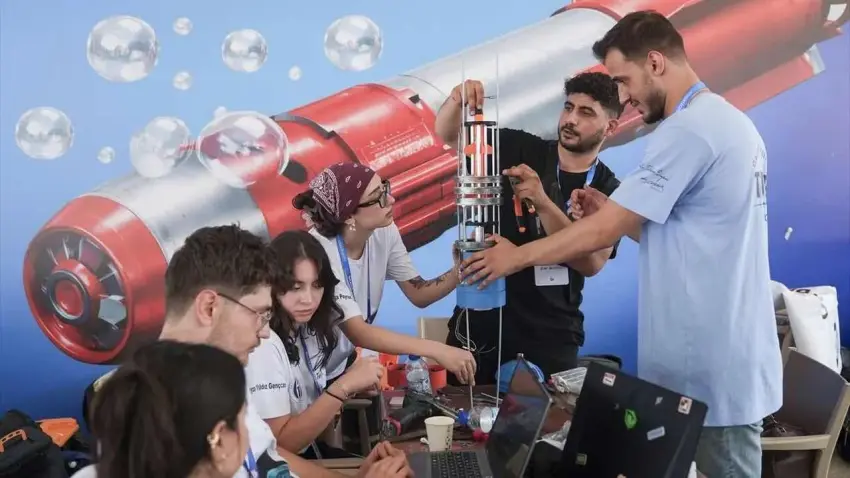 Genç mühendislerden TEKNOFEST Mavi Vatan’da otonom su altı roketi haberinin görseli