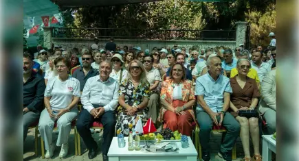 Güzelbahçe’de 12. bardacık festivali coşkusu