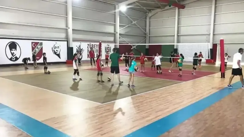 Karşıyaka'ya voleybolda yeni salon haberinin görseli