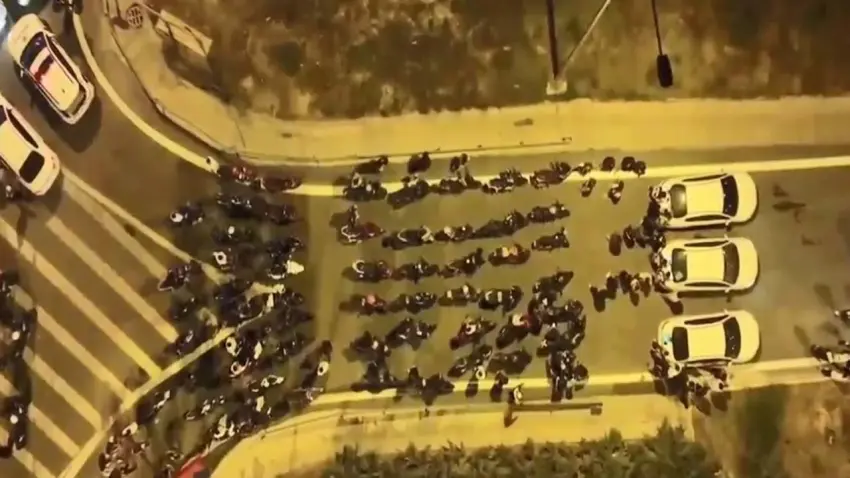 Otoyolu piste çeviren motosikletlilere dronlu darbe: 58 gözaltı haberinin görseli