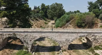 800 yıllık Soğucaksu Köprüsü zamana meydan okuyor