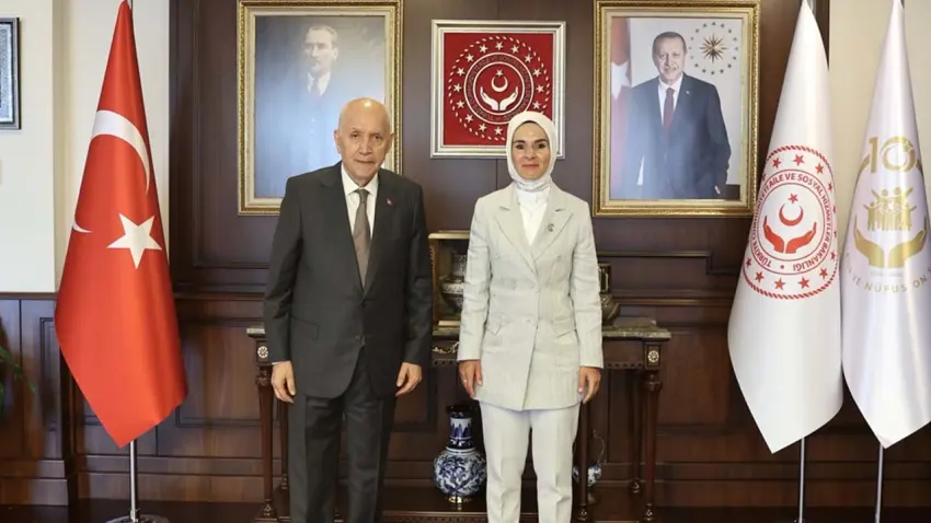 Bakan Göktaş, Yenimahalle Belediye Başkanı Yaşar'ı kabil etti haberinin görseli