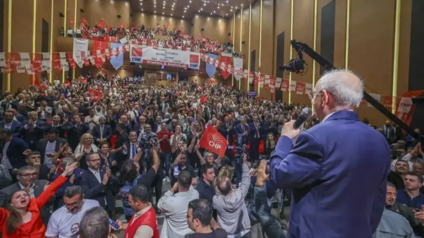 CHP’deki “figüran” iddiasında ajans sahibinden yeni açıklama: Canlı yayında yalan söyledim, paramı ödemediler haberinin görseli