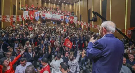 CHP’deki “figüran” iddiasında ajans sahibinden yeni açıklama: Canlı yayında yalan söyledim, paramı ödemediler