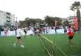 Dikili’de ayak tenisi heyecanı: 18 takım sahaya çıktı