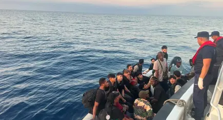 İzmir'de 44 düzensiz göçmen yakalandı