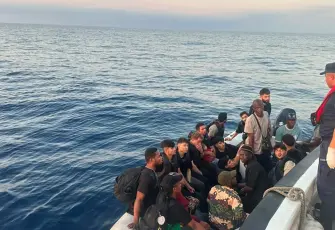 İzmir'de 44 düzensiz göçmen yakalandı