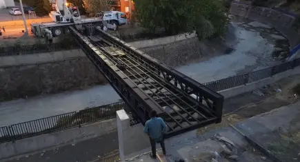 Karşıyaka’ya yeni yaya köprüsü: 10 dakikalık yol 1 dakikaya inecek