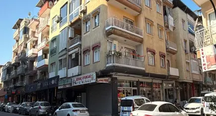 Kocasının elleriyle boğmaya çalıştığı Hacer, hastanede öldü