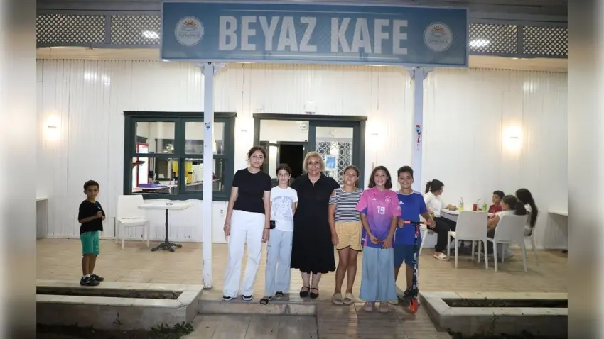 Menderes’te yeni dönem hızlı başladı: Beyaz Kafe yeniden hizmette haberinin görseli