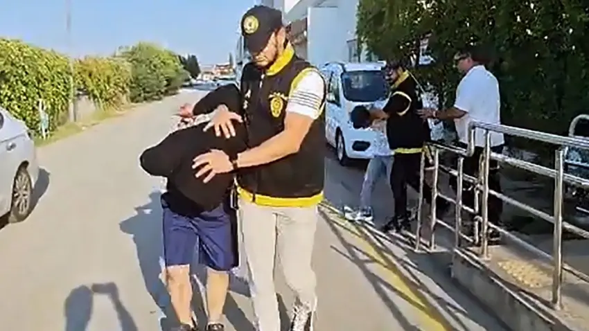 Arkadaşlarını öldürüp evde kilitli kaldılar: İhbar edip yakalandılar haberinin görseli