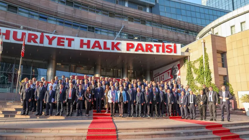 CHP il başkanlarından ortak mesaj: Cumhuriyet Halk Partisi sahipsiz değildir haberinin görseli