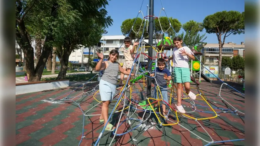 Gaziemir’de 6 bin metrekarelik park baştan sona yenilendi haberinin görseli