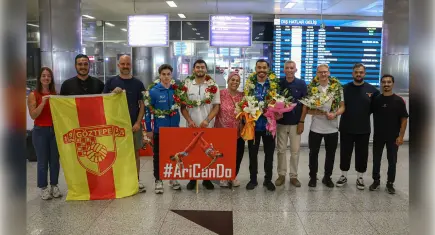 Göztepe’nin milli gururları İzmir’e döndü