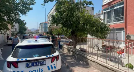 Kayseri'de eşini bıçaklayıp, polise teslim oldu