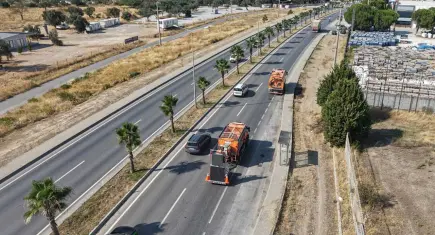 Menderes çevreyolunda bakım ve temizlik çalışmaları hız kazandı