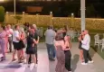 Nikahtan bir gün önce ayrıldı, düğün salonunu iptal etmeyip gelinsiz eğlendi!