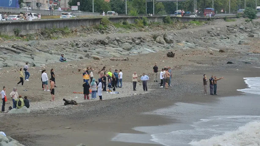 Rize’de denize giren iki kardeşten biri hayatını kaybetti, diğeri kayıp haberinin görseli