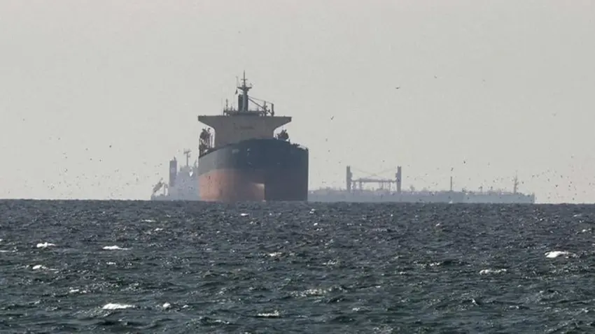 Umman açıklarında petrol tankerine saldırı: Gemi kullanılamaz hale geldi haberinin görseli