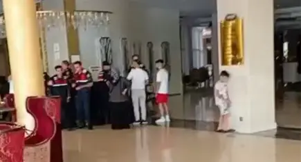 Yalova’da otel çalışanları eylem başlattı