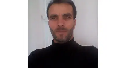 Annesine taciz mesajları gönderdiğini iddia ettiği kişiyi demir çubukla döverek öldürdü