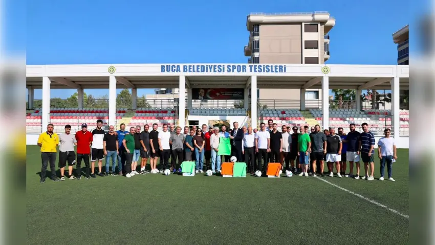 Buca Belediyesi’nden amatör futbol kulüplerine malzeme desteği haberinin görseli