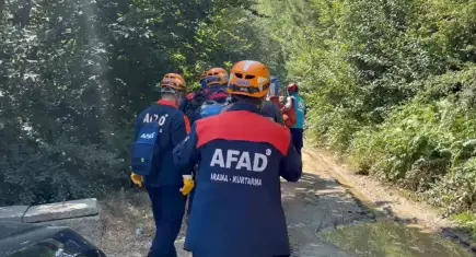 Bursa’da kayalıklardan düşen adam hastaneye kaldırıldı