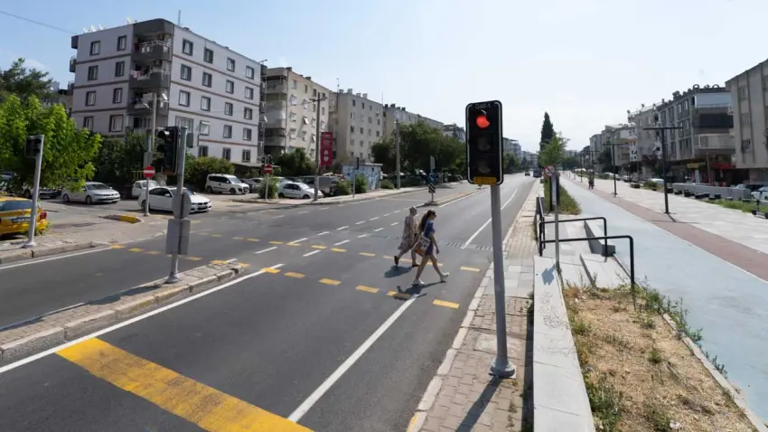 İzmir’de yollara 6 ayda 2 milyar liralık yatırım haberinin görseli