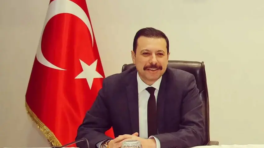 Kaya’dan İzmir için beyin göçü uyarısı: Yetişmiş insanını birer birer kaybediyor haberinin görseli