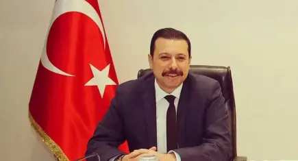 Kaya’dan İzmir için beyin göçü uyarısı: Yetişmiş insanını birer birer kaybediyor