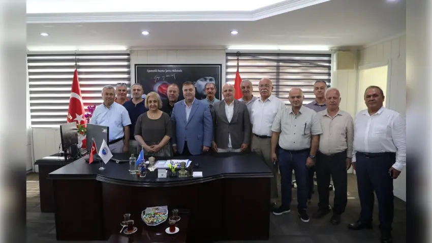 Menderes Belediye Başkan Vekili Şen’e taksicilerden hayırlı olsun ziyareti haberinin görseli