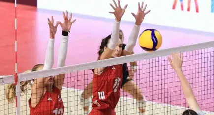Türkiye Voleybol Takımı İtalya’da yoluna kayıpsız devam ediyor