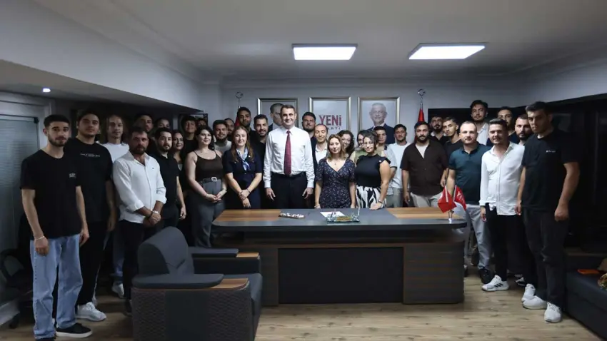 YENİ Parti İzmir İl Başkanı Güç: “Ülkemizi YENİ Partili gençler yönetecek” haberinin görseli