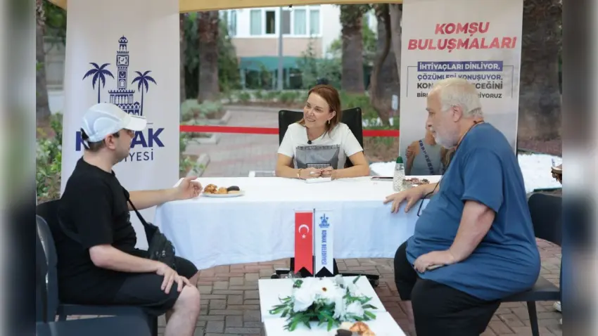 Başkan Mutlu Güzelyalı ve Göztepe’de vatandaşları dinledi haberinin görseli