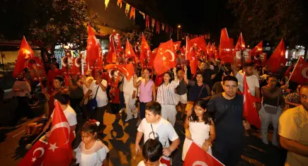 Efes Selçuk’ta 30 Ağustos coşkusu fener alayı ve konserle taçlanacak